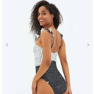 Summersalt Swimsuit - The Ruffle Oasis. Never worn!!